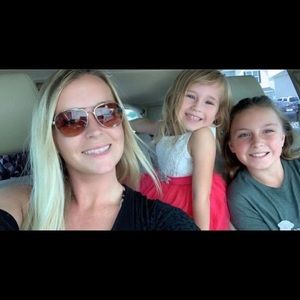 Meet your Posher, Leslie